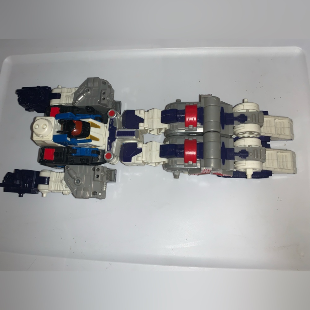 Transformers Cybertron Metroplex ORIGINAL